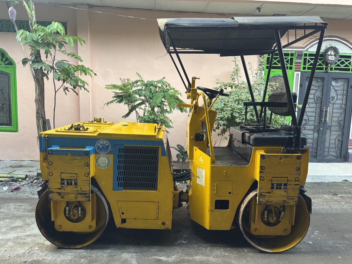 Bomag tandem roller 4 ton